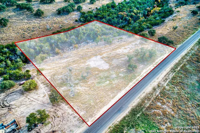 195 Wells Springs Dr Kerrville, TX 78028