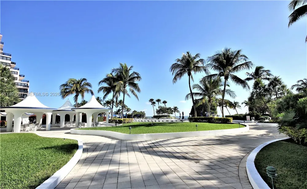 5161 Collins Ave #1610 Miami Beach, FL 33140