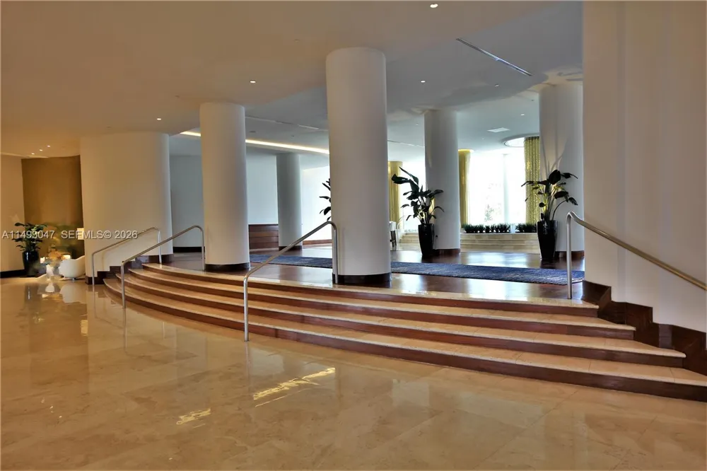 5161 Collins Ave #1610 Miami Beach, FL 33140