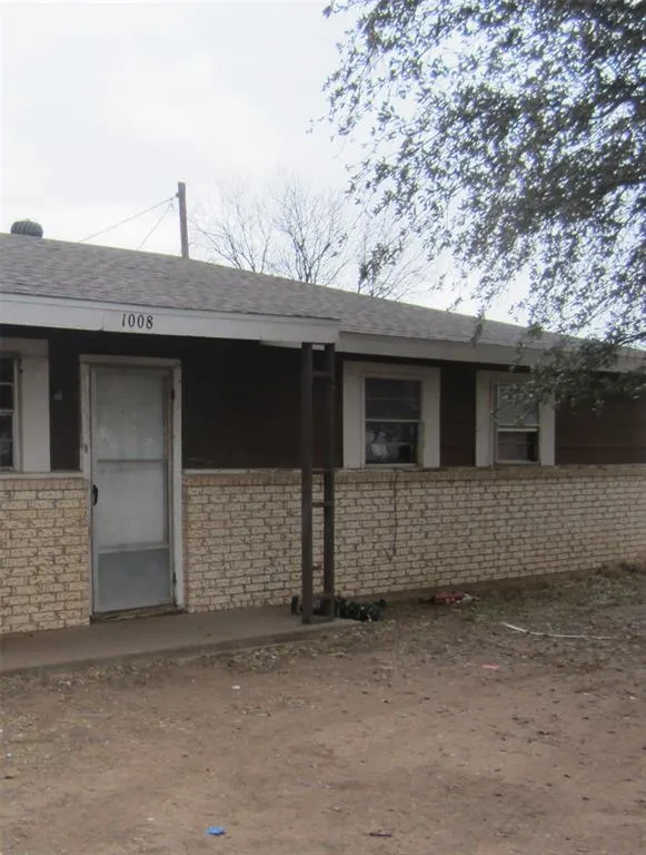 1008 NE 2ND Knox City, TX 79529