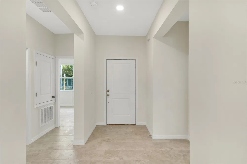 206 W CRESCENT DRIVE Lakeland, FL 33805
