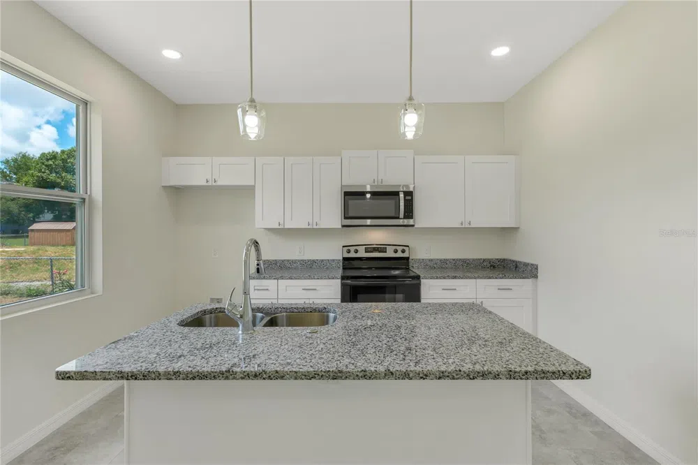 206 W CRESCENT DRIVE Lakeland, FL 33805