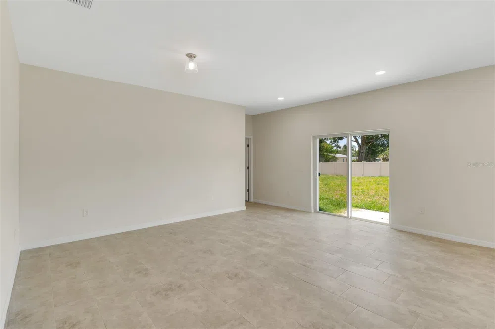 206 W CRESCENT DRIVE Lakeland, FL 33805