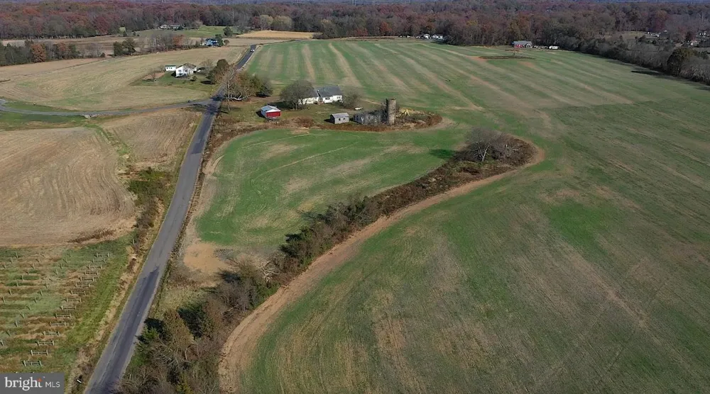 8184 FOX GROVES ROAD Remington, VA 22734
