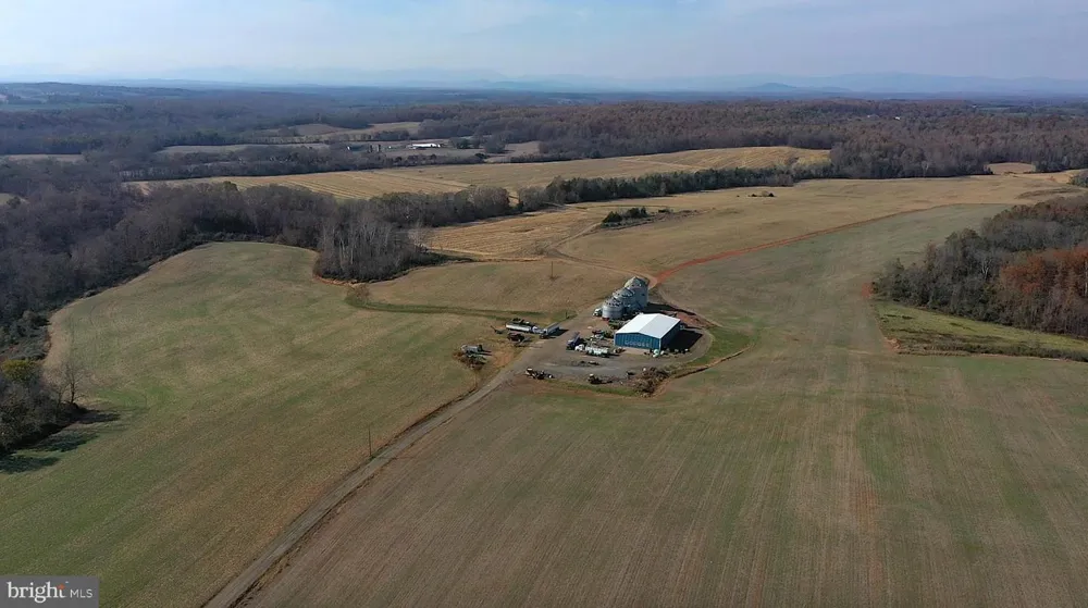 8184 FOX GROVES ROAD Remington, VA 22734
