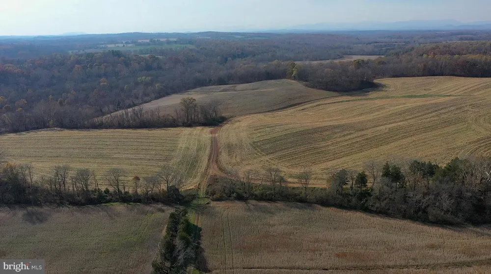 8184 FOX GROVES ROAD Remington, VA 22734