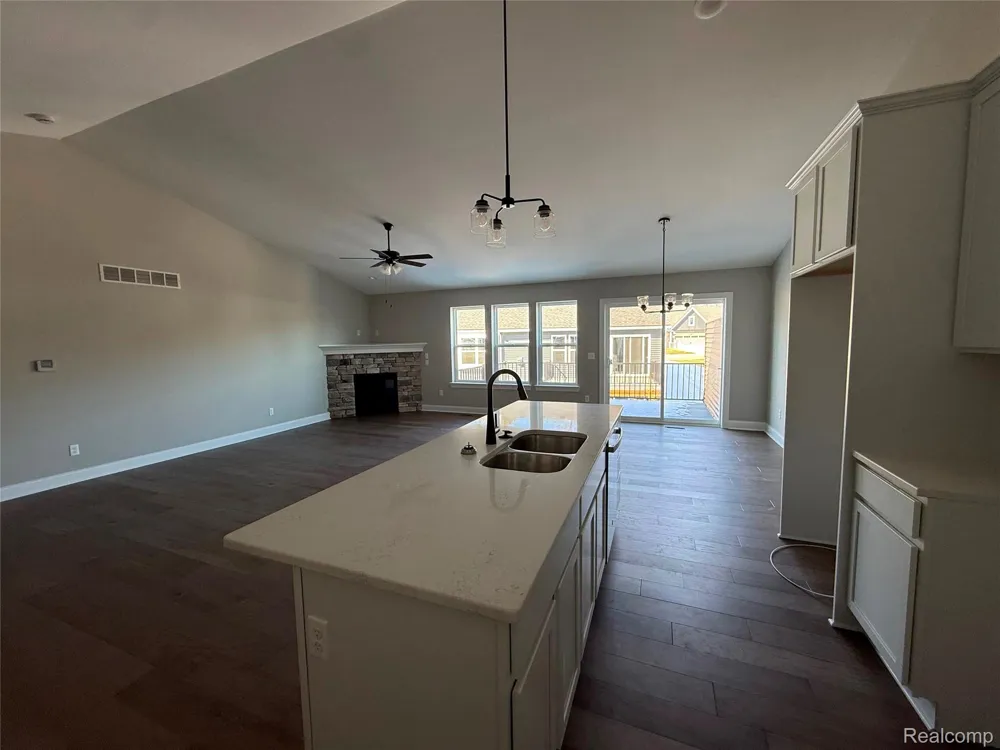 1054 CAMELLIA CIRCLE #44 Marion Township, MI 48843