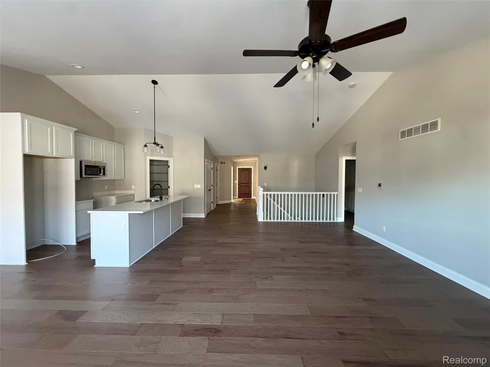 1054 CAMELLIA CIRCLE #44 Marion Township, MI 48843
