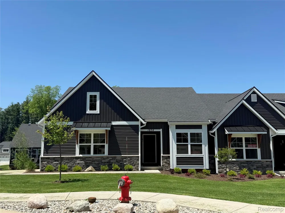 1054 CAMELLIA CIRCLE #44 Marion Township, MI 48843