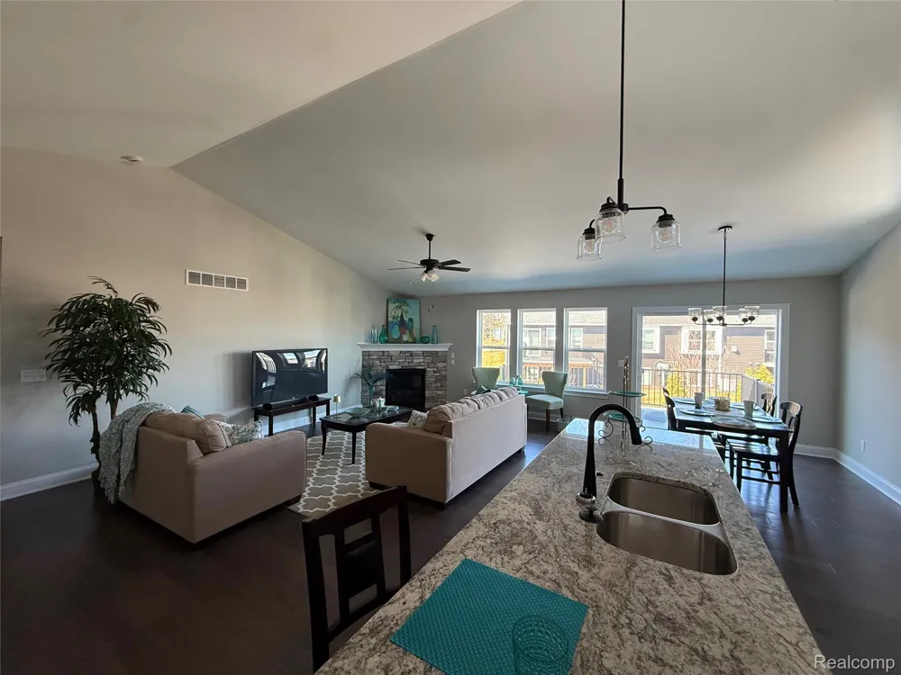 1034 CAMELLIA CIRCLE #46 Marion Township, MI 48843