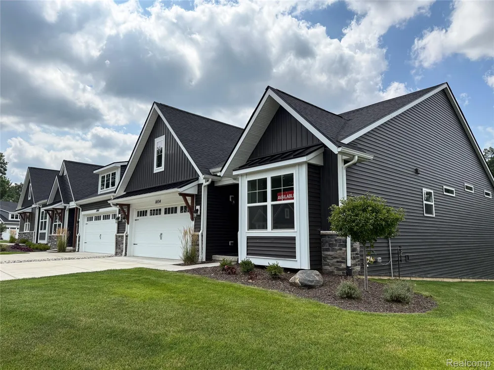 1034 CAMELLIA CIRCLE #46 Marion Township, MI 48843