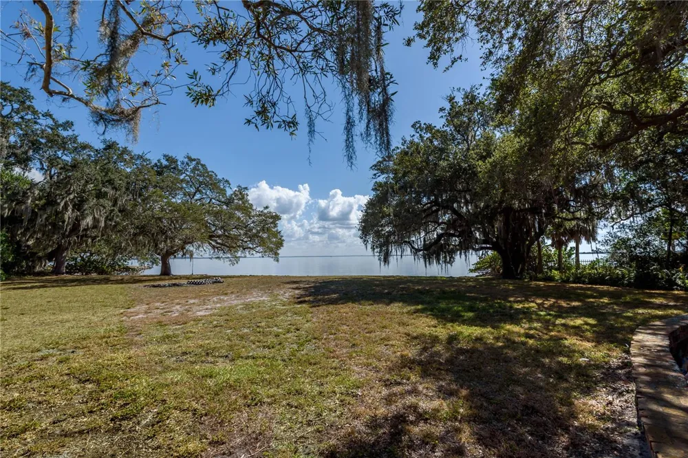 6210 BAYSHORE BOULEVARD Tampa, FL 33611