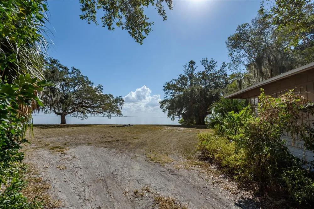 6210 BAYSHORE BOULEVARD Tampa, FL 33611