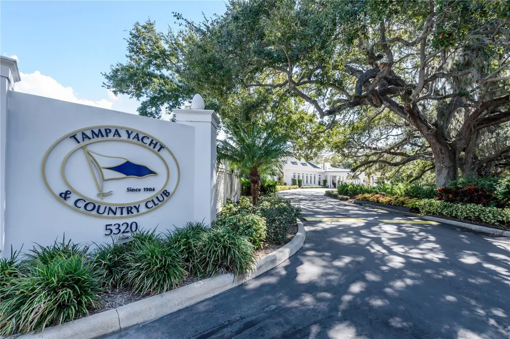6210 BAYSHORE BOULEVARD Tampa, FL 33611