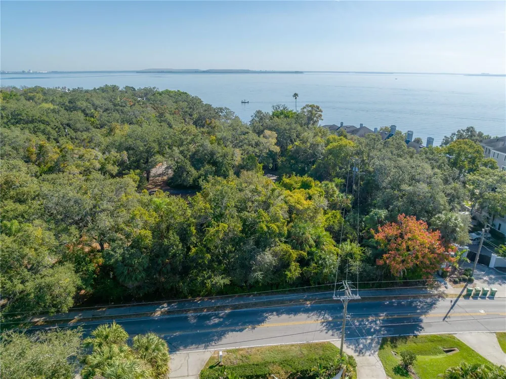 6210 BAYSHORE BOULEVARD Tampa, FL 33611