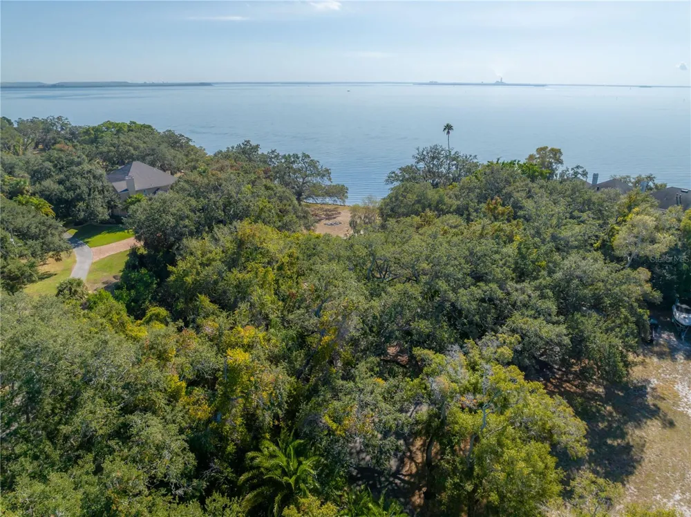 6210 BAYSHORE BOULEVARD Tampa, FL 33611