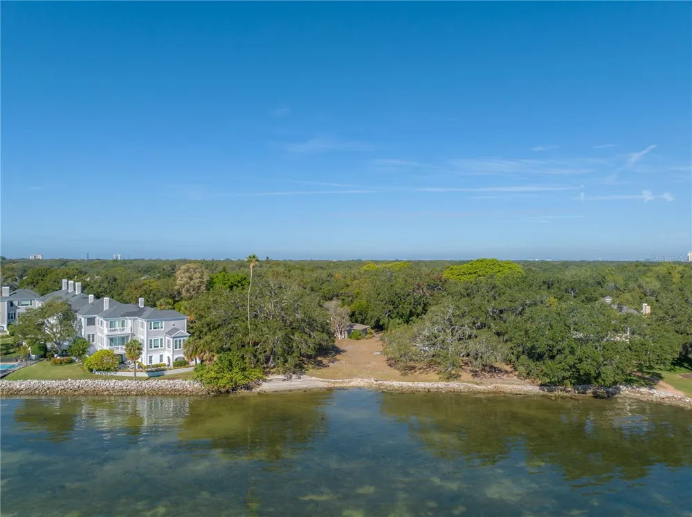 6210 BAYSHORE BOULEVARD Tampa, FL 33611