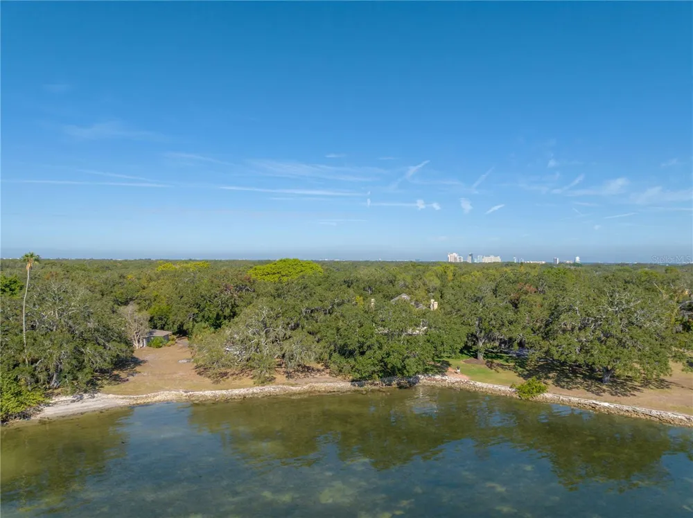 6210 BAYSHORE BOULEVARD Tampa, FL 33611