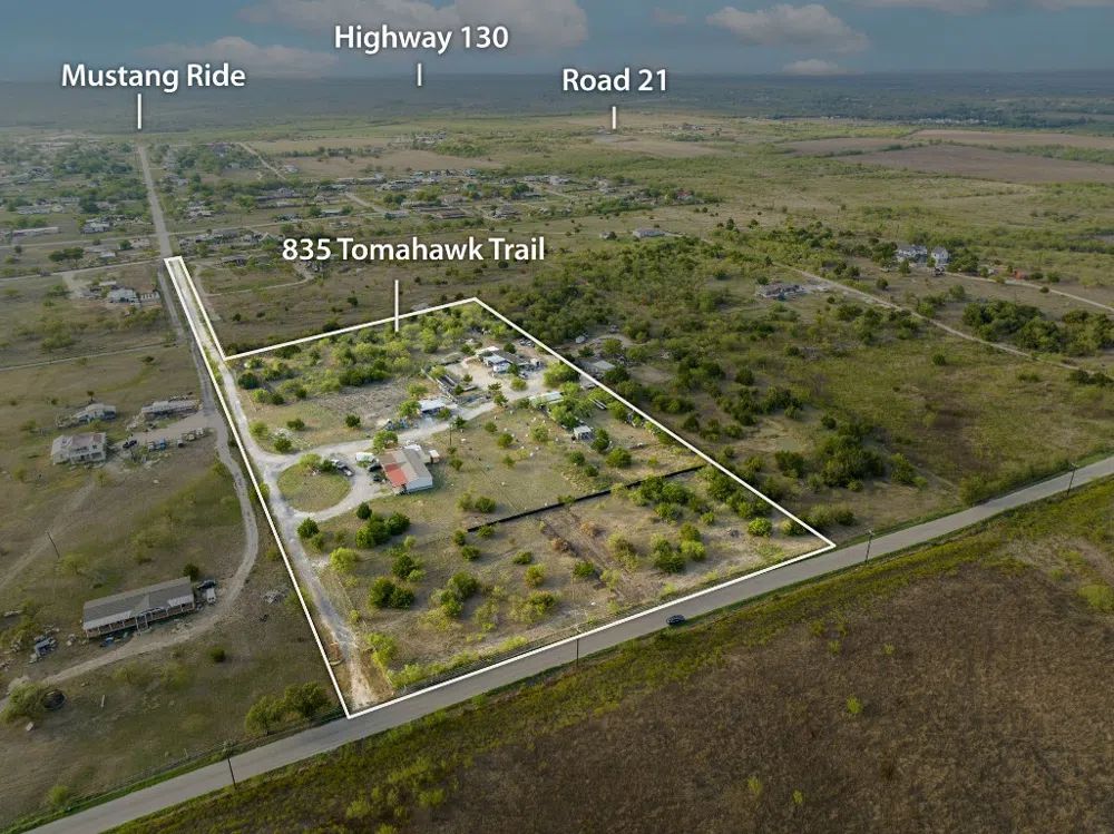 835 Tomahawk Trail Dale, TX 78616
