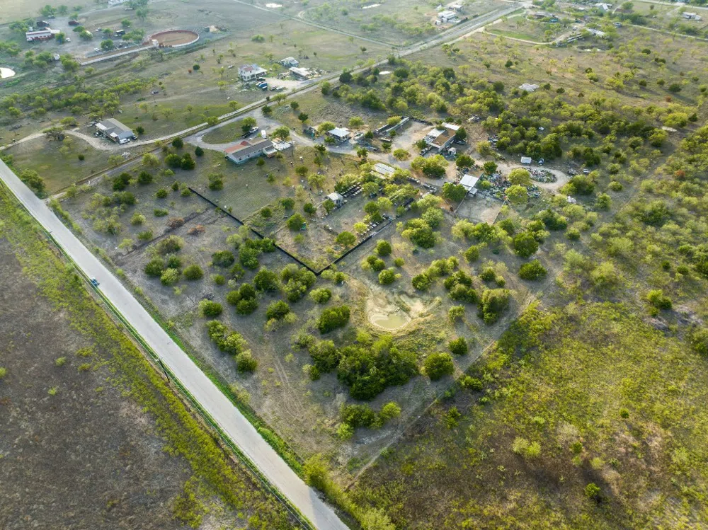 835 Tomahawk Trail Dale, TX 78616