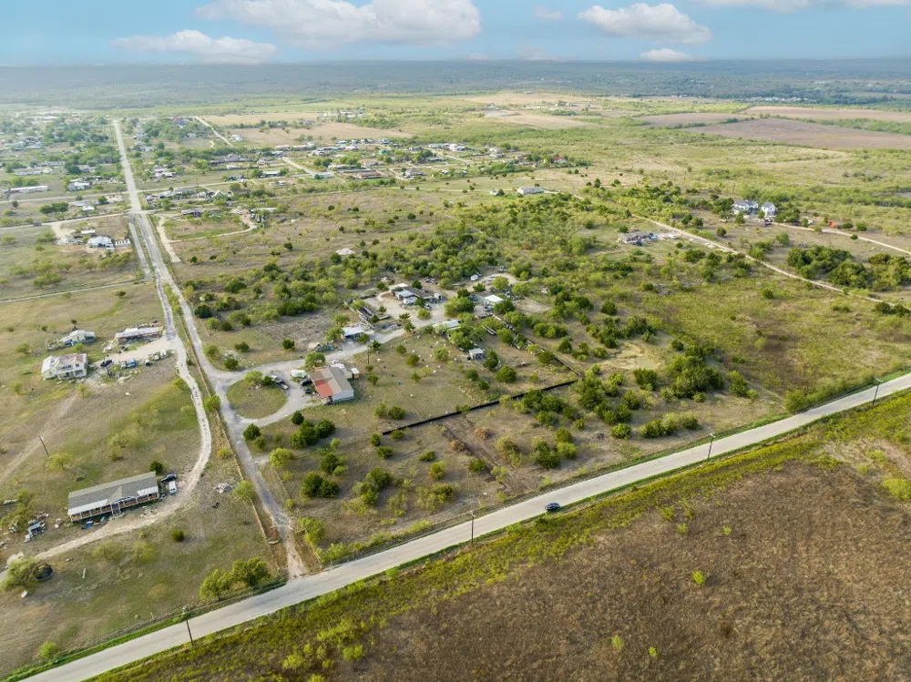 835 Tomahawk Trail Dale, TX 78616