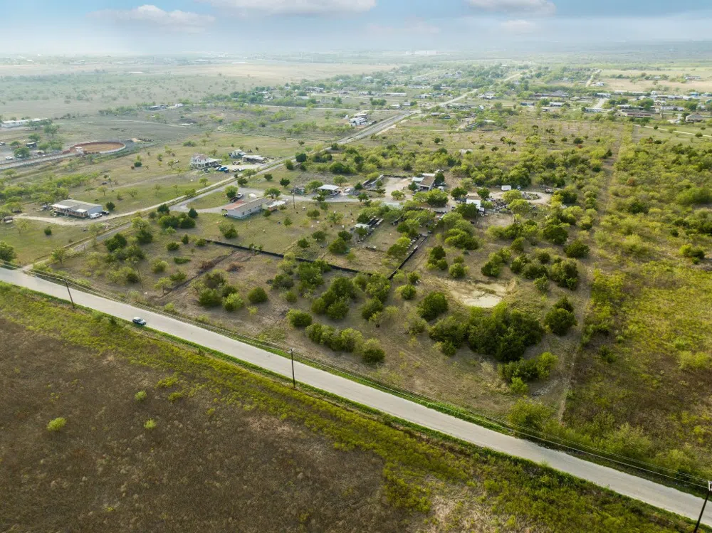 835 Tomahawk Trail Dale, TX 78616