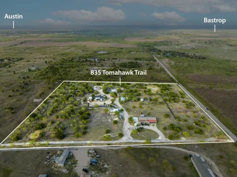 835 Tomahawk Trail