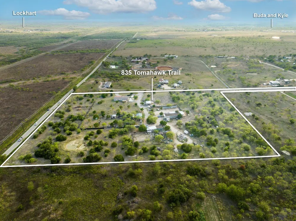 835 Tomahawk Trail Dale, TX 78616