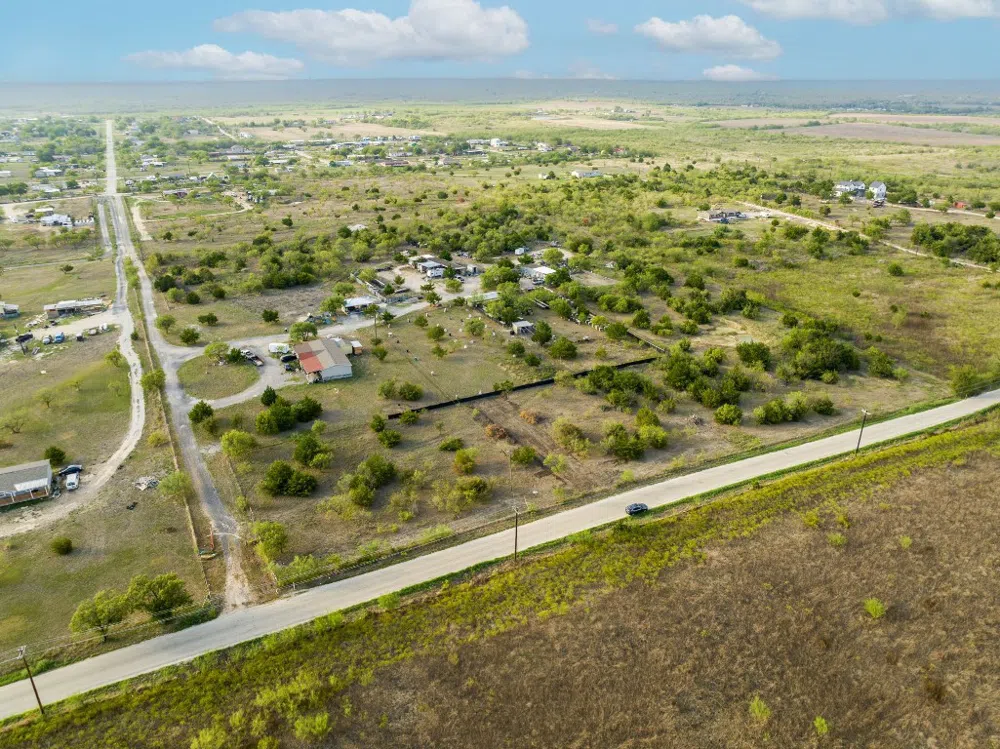 835 Tomahawk Trail Dale, TX 78616