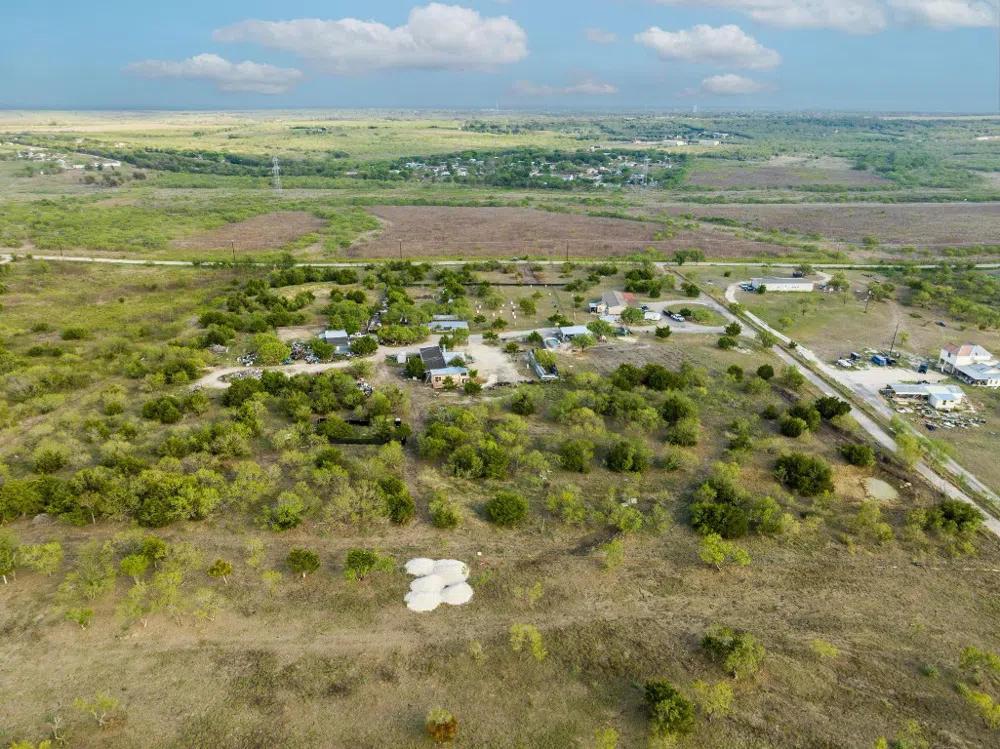 835 Tomahawk Trail Dale, TX 78616