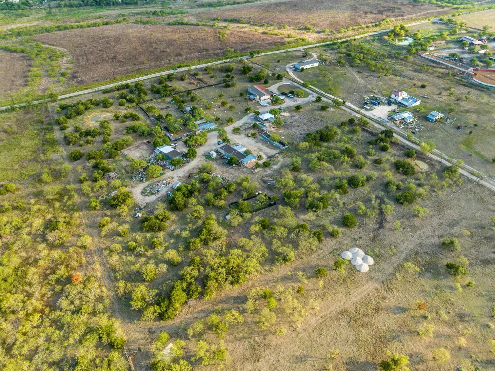 835 Tomahawk Trail Dale, TX 78616