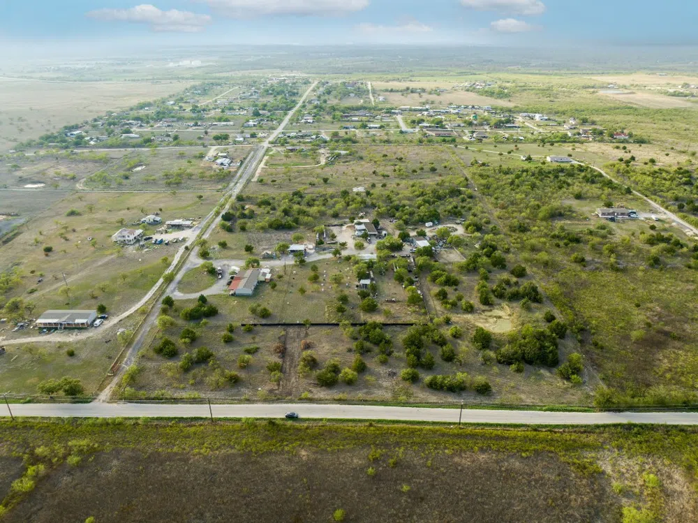 835 Tomahawk Trail Dale, TX 78616