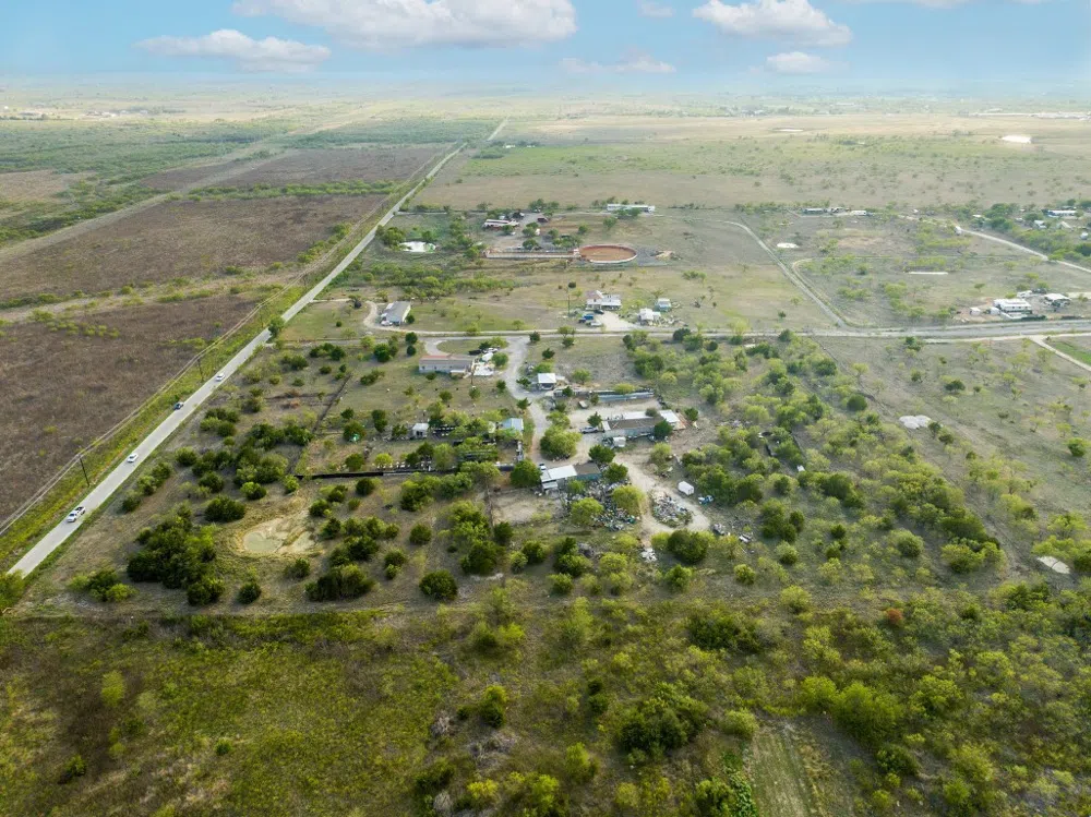 835 Tomahawk Trail Dale, TX 78616