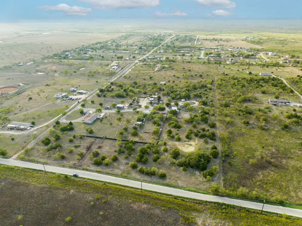 835 Tomahawk Trail Dale, TX 78616