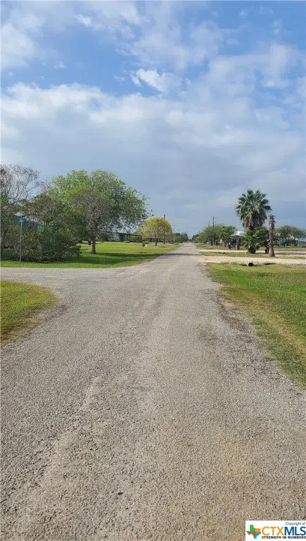 1208 W DALLAS AVENUE Seadrift, TX 77983