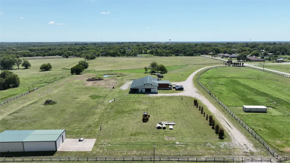 1253 HILL STREET Van Alstyne, TX 75495