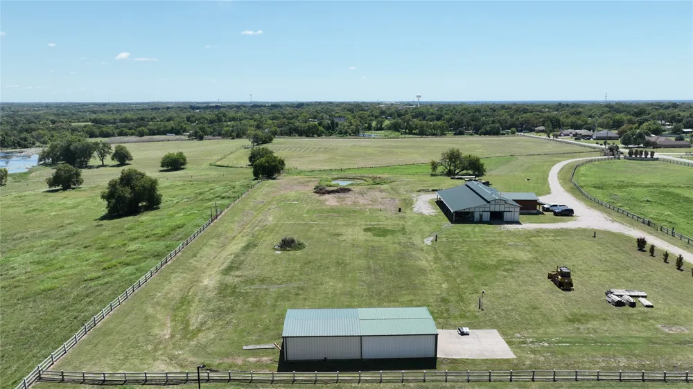 1253 HILL STREET Van Alstyne, TX 75495