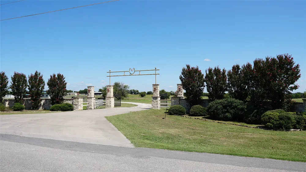1253 HILL STREET Van Alstyne, TX 75495