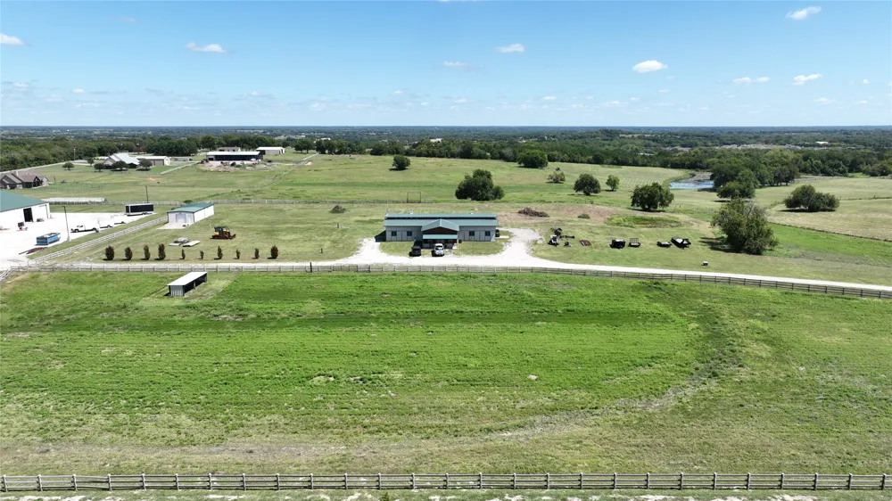 1253 HILL STREET Van Alstyne, TX 75495