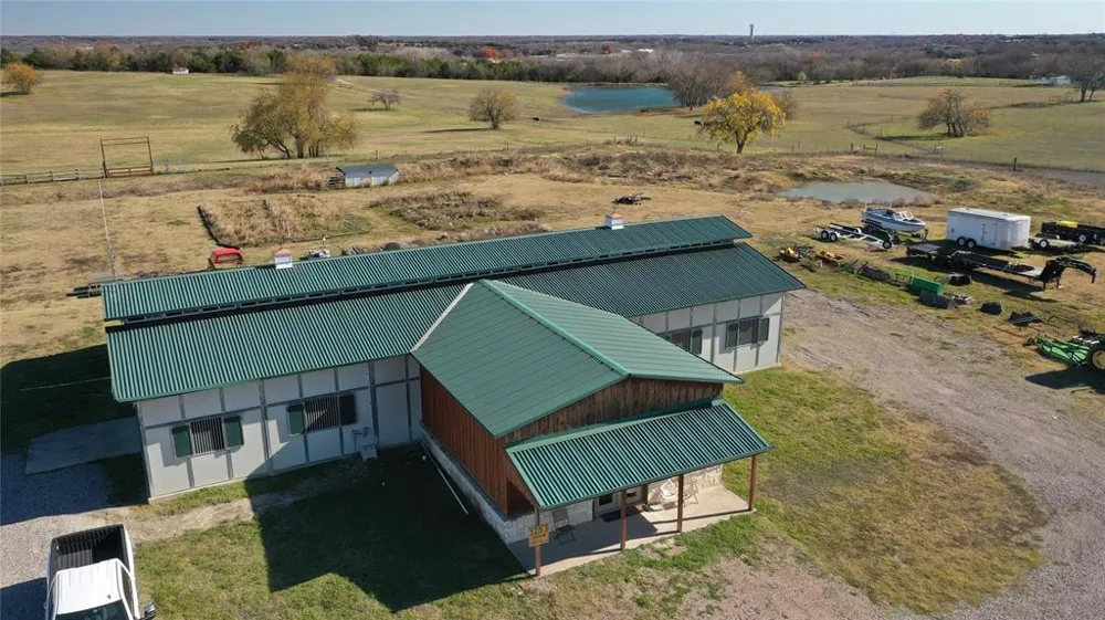 1253 HILL STREET Van Alstyne, TX 75495