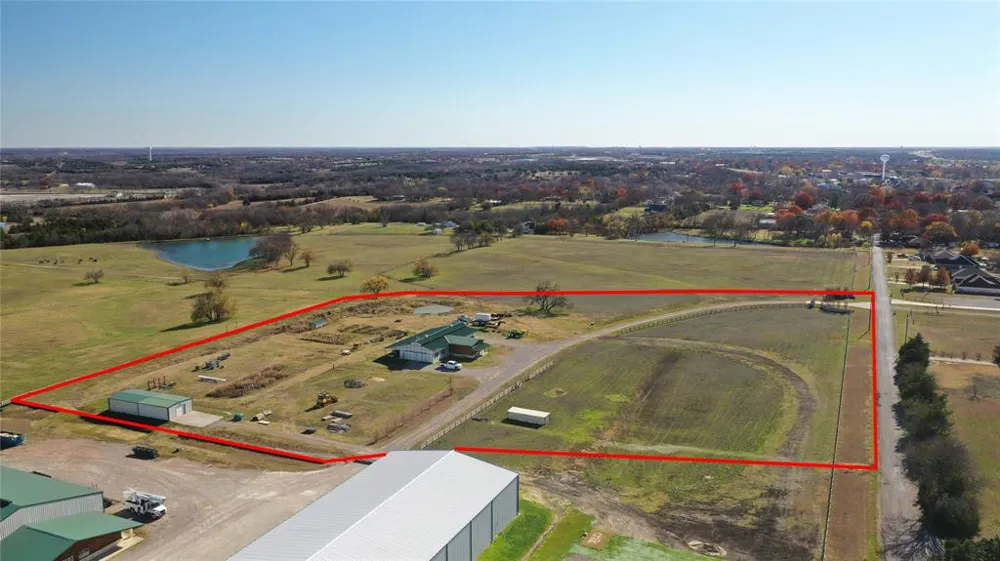1253 HILL STREET Van Alstyne, TX 75495