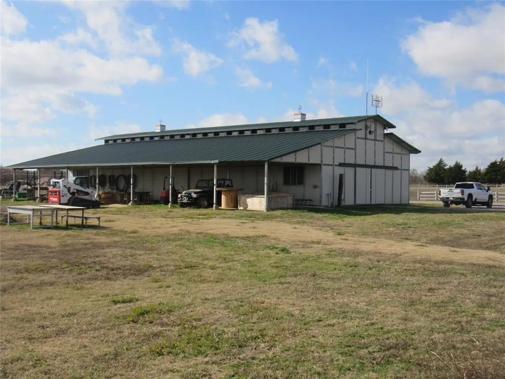1253 HILL STREET Van Alstyne, TX 75495