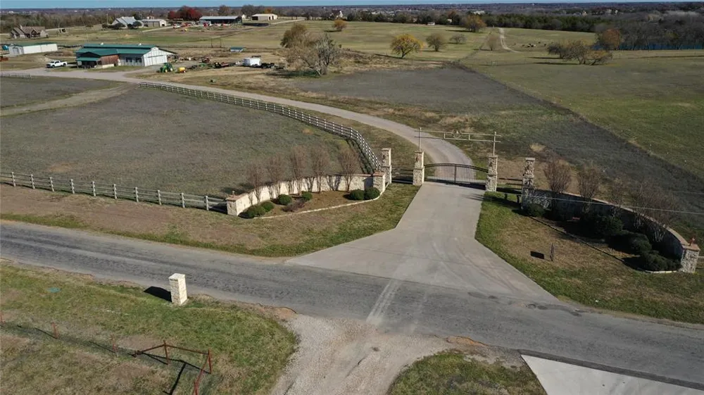 1253 HILL STREET Van Alstyne, TX 75495