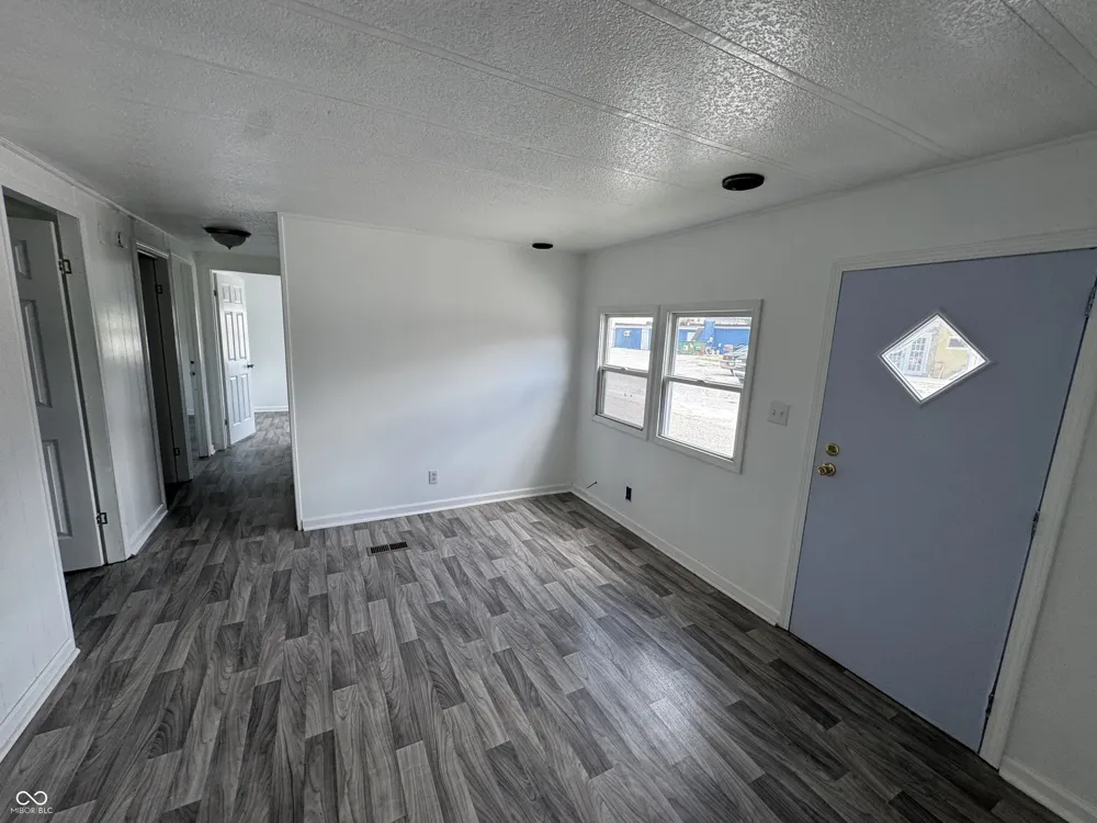 106 W Water Street Converse, IN 46919