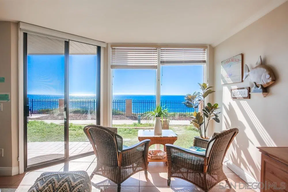 190 Del Mar Shores Terrace #11 Solana Beach, CA 92075