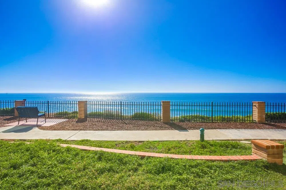 190 Del Mar Shores Terrace #11 Solana Beach, CA 92075