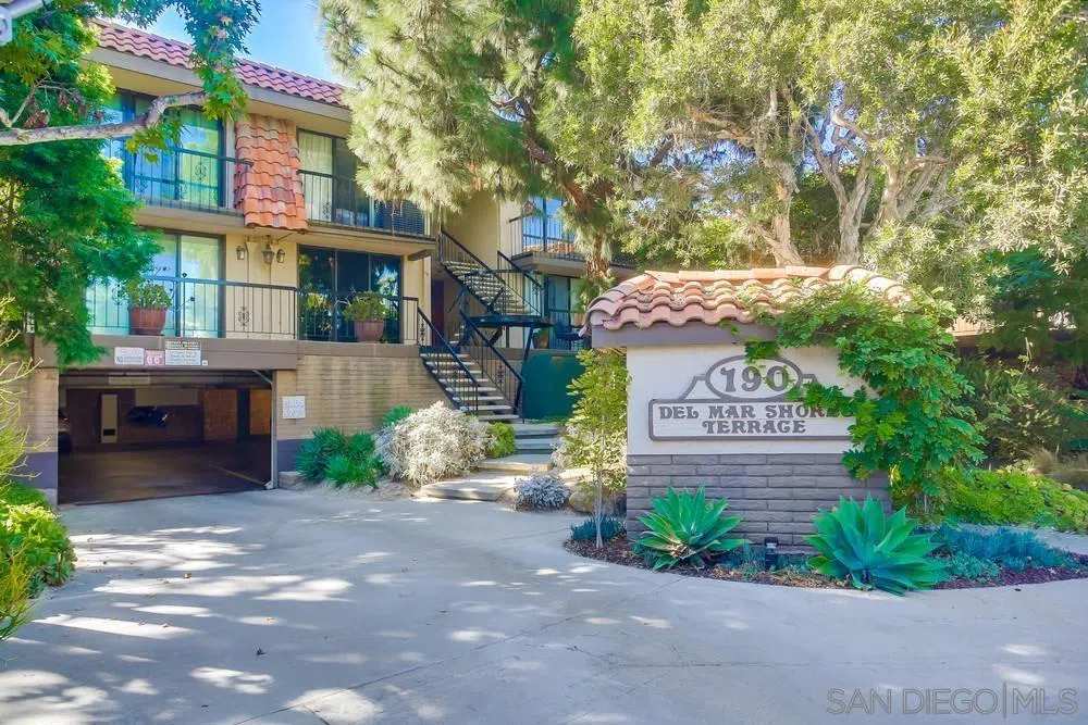 190 Del Mar Shores Terrace #11 Solana Beach, CA 92075