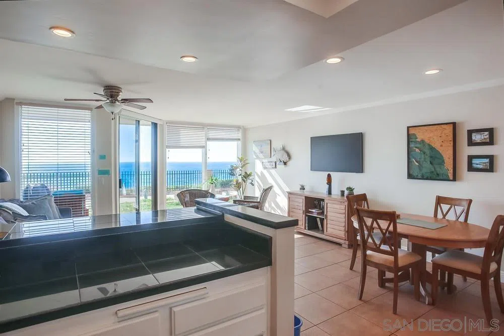 190 Del Mar Shores Terrace #11 Solana Beach, CA 92075