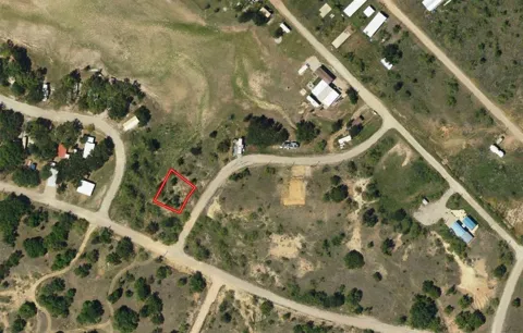 907 Lakeside Lane