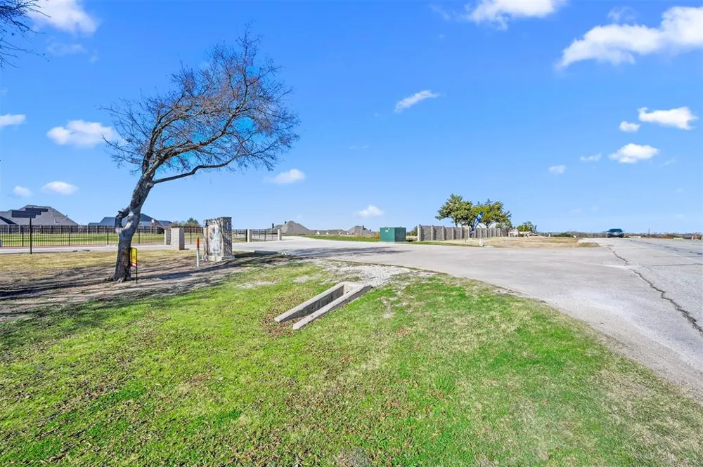 1404 Fm 156 S Haslet, TX 76052